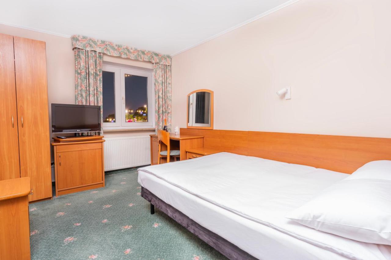 Hotel Victory Home Varsó Kültér fotó