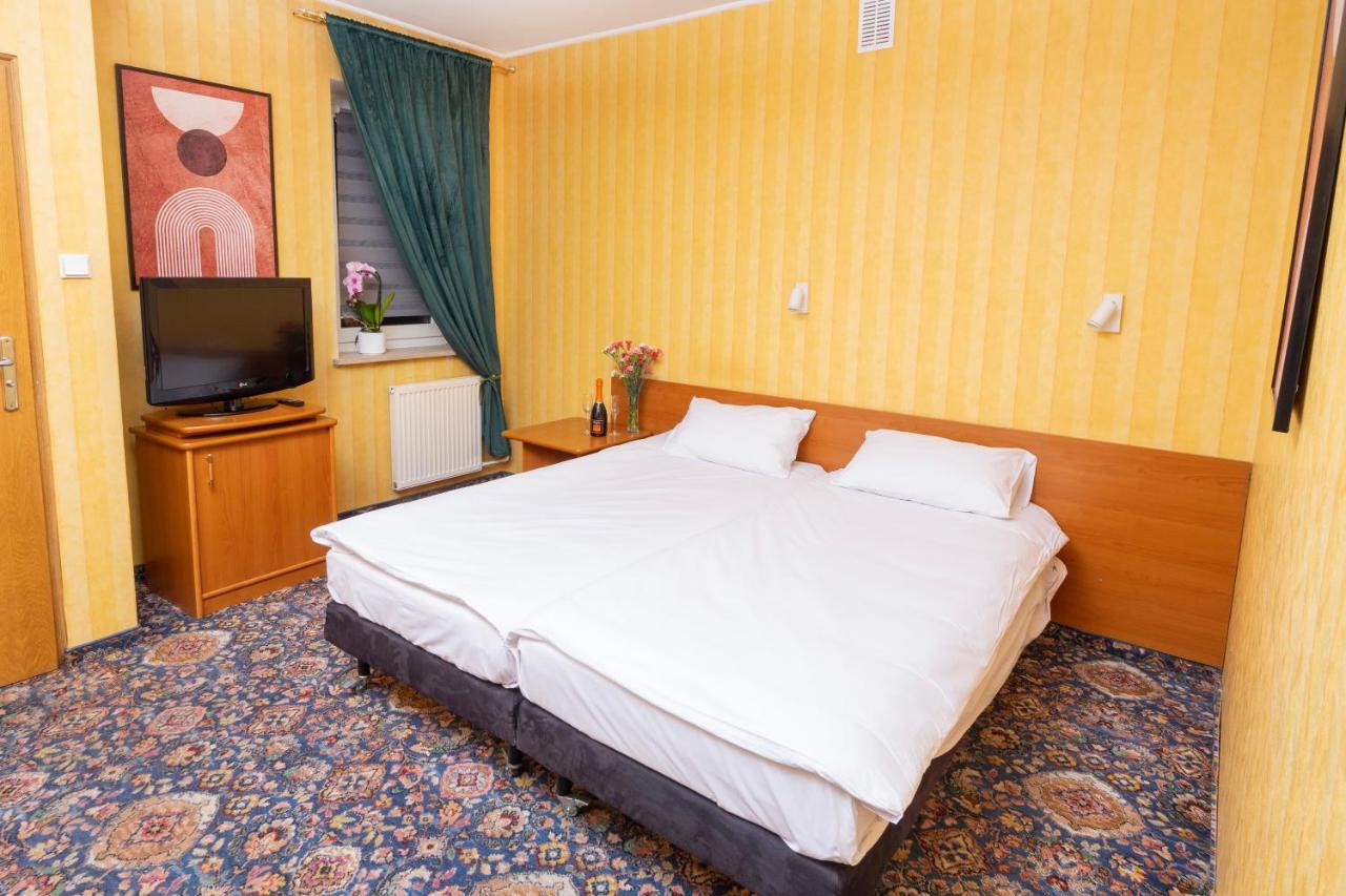 Hotel Victory Home Varsó Kültér fotó