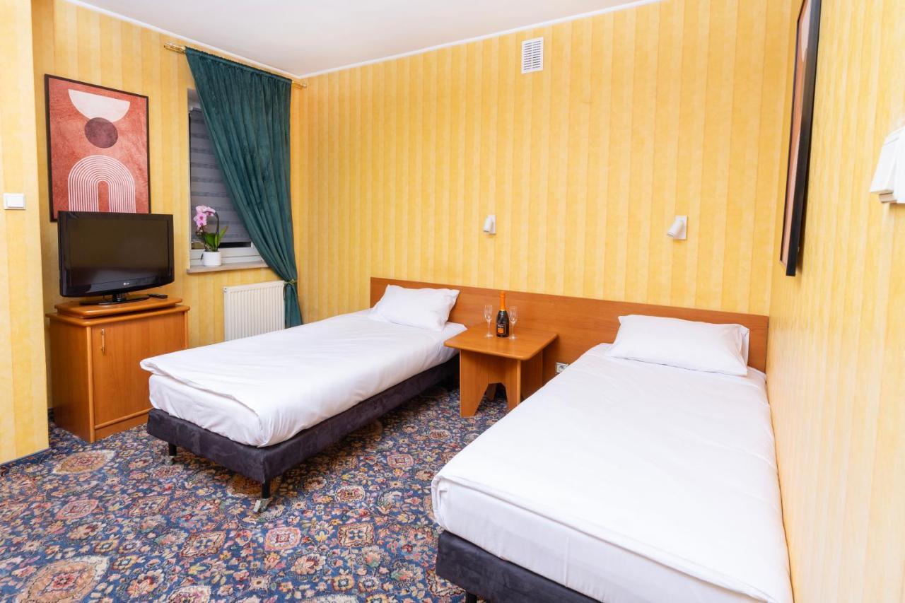 Hotel Victory Home Varsó Kültér fotó