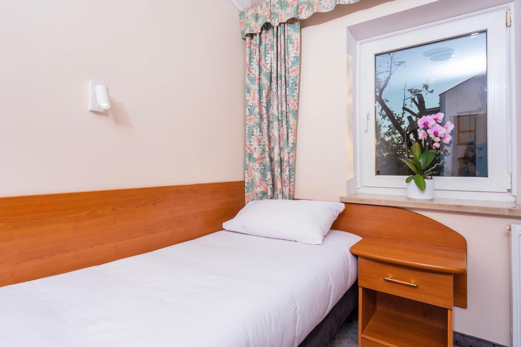 Hotel Victory Home Varsó Kültér fotó