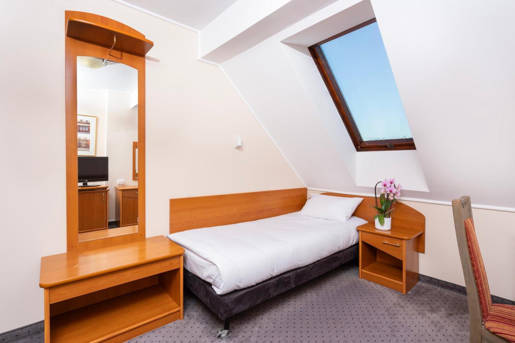 Hotel Victory Home Varsó Kültér fotó